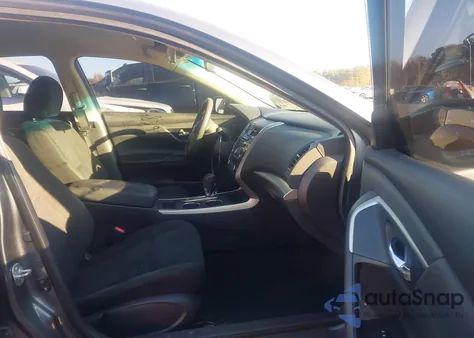 2015 Nissan Altima 2.5 S z USA, uszkodzony, nr VIN 1N4AL3AP0FC413025